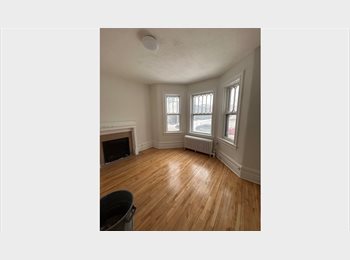 Roomgo CA - 3 beds 1 bath, Ottawa - $2,300 pcm