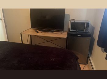 Roomgo CA - I have a bedroom for rent in a three bedroom apartment with three kitties and my son 50% of the time, Saskatoon - $550 pcm