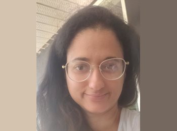 Roomgo CA - Melissa - 35 - Canada