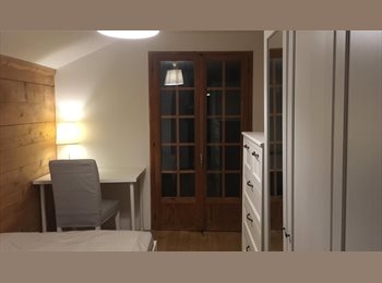 Roomgo CH - Chambre meublée dans chalet, Nyon - 540 CHF / Mois