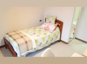 CompartoDepto CL - Habitación luminosa con baño privado en Santiago Centro, vista a los Andes., Santiago Centro - CH$360.000 por mes