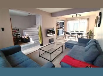 CompartoDepto CL - Tu espacio de estudio y descanso: Full equipada: Cama Rosen + Smart TV + Escritorio, Viña del Mar - CH$350.000 por mes