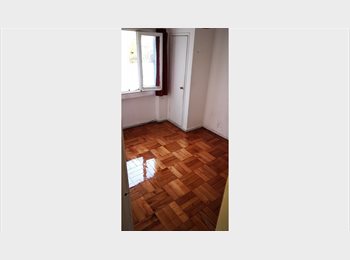 CompartoDepto CL - Arriendo pieza para mujer. 12 m2 Barrio Bellavista, Santiago Centro - CH$260.000 por mes