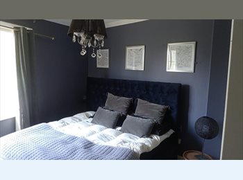 CompartoDepto CL - Elegante habitación King. Vista al parque y baño privado con tina., Santiago Centro - CH$390.000 por mes