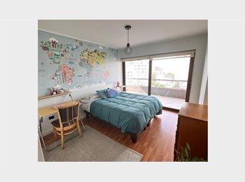 CompartoDepto CL - Se arrienda amplia pieza con baño propio y salida a terraza, Concepción - CH$355.000 por mes