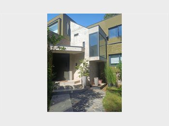 CompartoDepto CL - Arriendo Habitación con baño, La Reina, La Reina - CH$500.000 por mes