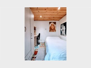 CompartoApto CO - Habitación pequeña interior en La Candelaria - Sideral's room, Bogotá - COP$ 950.000 por mes