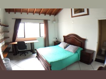 CompartoApto CO - Poblado habitación amplia, Medellín - COP$ 1.500.000 por mes