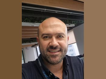 CompartoApto CO - Santiago vasquez garcia  - 38 - Bogotá