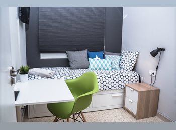 Roomgo ES - RH6-R2 ¡Habitación con cama extensible en un piso de diseño al lado de la Sagrada Familia! RH6-R2, Sant Martí - 740 € por mes