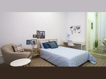 Roomgo ES - ¡Habitación con cama doble y galería en un piso reformado en Gracia! RH9-R6, Gràcia - 940 € por mes