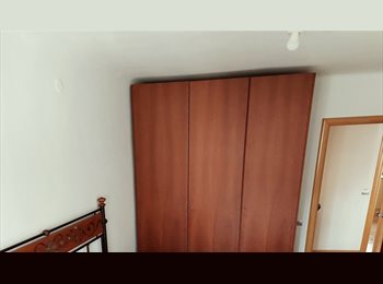 Roomgo ES - alquilo habitación para chica, Cornellà de Llobregat - 550 € por mes