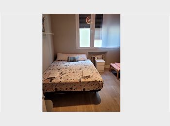 Roomgo ES - Habitación con sofá en Gran Vía con dos baños completos para compartir, Madrid - 800 € por mes