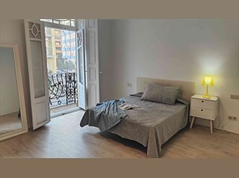 Roomgo ES - Habitación tipo SUITE (2 ambientes) o habitación con BALCÓN privado - piso premium Valencia, Valencia - 575 € por mes