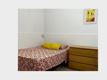 Roomgo ES - Amplia habitación en el centro de Santa Cruz, España - 425 € por mes