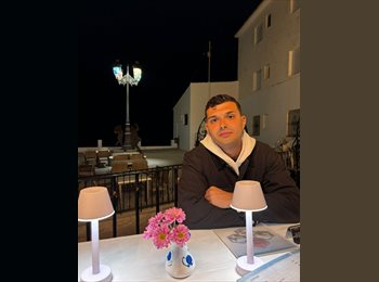 Roomgo ES - Angel - 26 - Valencia