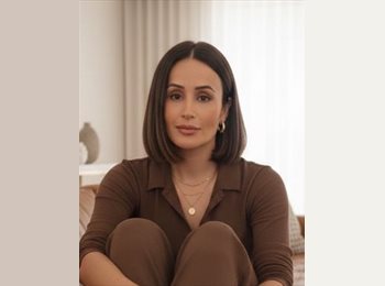 Roomgo ES - Natacha - 36 - Sant Martí