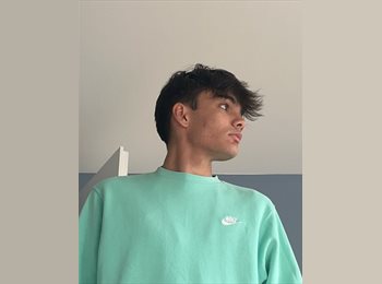 Roomgo ES - Ako - 18 - Barcelona