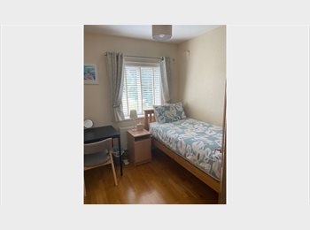 Roomgo IE - Family Home Excellent Location, Dublin - €1,100 pcm