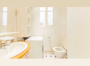 Roomgo IE - Large Room Available in a Shared Apartment , Respectful Living Environment, Dublin - €810 pcm