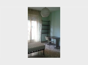 Roomgo IT - Ampia doppia o singola arredata  pressi Giardini Margherita con terrazza., Bologna - 640 € al mese