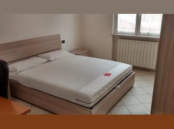 Roomgo IT - camera matrimoniale, Pioltello - 520 € al mese