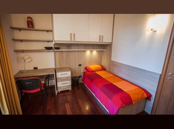 Roomgo IT - loft di 240 mq - cucina abitabile - 2 piani - 2 sale -camera singola con bagno privato - large 240 s, Pta Venezia - Citta Studi - Lambrate - 700 € al mese
