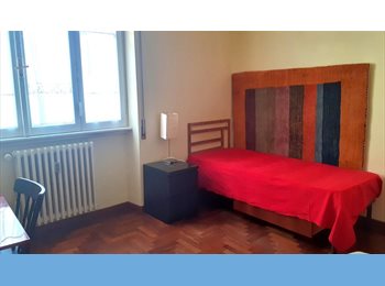 Roomgo IT - Camera grande a Libia, Prati Fiscali-Nuovo Salario - 500 € al mese