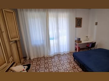 Roomgo IT - Affitto camera singola, Firenze - 400 € al mese