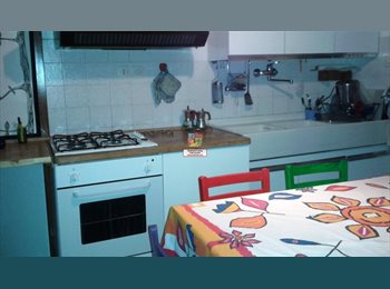 Roomgo IT - luminosa stanza singola su comodo appartamento, Vigodarzere - 250 € al mese