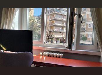 Roomgo IT - Ampia stanza/salone con divisorio in Monteverde, Monteverde-Gianicolense - 650 € al mese