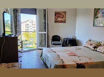 Roomgo IT - Stanza con balcone 550 zona Forse Armate/Bisceglie, Cesano Boscone - 550 € al mese