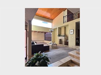 Roomgo MX - Cuarto en a una cuadra de los arcos, Querétaro - MX$6,000 por mes