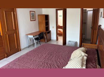 Roomgo MX - Renta habitación amueblada cerca de plaza del sol y la expo en Gdl, Zapopan - MX$7,300 por mes
