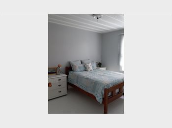 Roomgo NZ - Non Smoking Female Flatmate Wanted, Napier - $300 pw