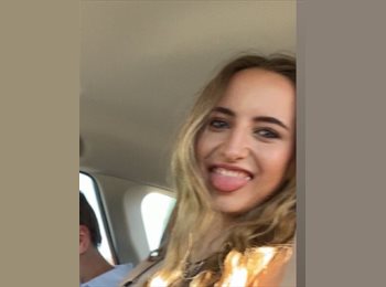 Roomgo NZ - Charlize - 19 - Queenstown