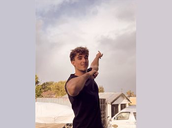 Roomgo NZ - Arnaud Meuleman  - 23 - Queenstown