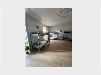 Roomgo PT - VARANDAS DO CHIADO COLIVING, Lisboa - 400 € Por mês
