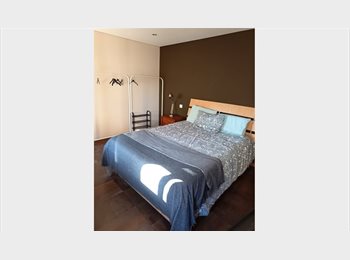 Roomgo PT - Quarto individual mobilado com limpeza incluída (wc privado), Porto - 350 € Por mês