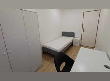 Roomgo PT - Quarto nos Olivais perto do Spacio Shopping et do Metro - Com contrato e declarado, Lisboa - 430 € Por mês
