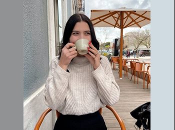 Roomgo PT - Carolina - 26 - Setúbal