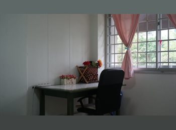 Roomgo SG - Hygienic and nicely kept common room, Simei - $1,000 pm