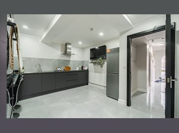 Roomgo UK - Luxury Accommodation near Coventry University Hospital, Wyken - £745 pcm