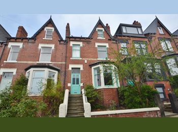 Roomgo UK - DOUBLE ROOM AVAILABLE, Roundhay - £450 pcm