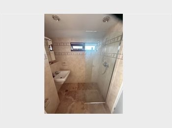 Roomgo UK - Spacious single room, Crawley - £600 pcm