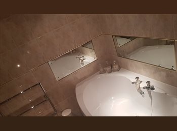 Roomgo UK - House Share in South Woodford – Spacious, Friendly, South Woodford - £900 pcm