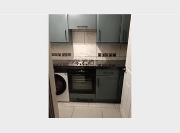 Roomgo UK - Modern furnished double bedroom, Wednesbury - £640 pcm