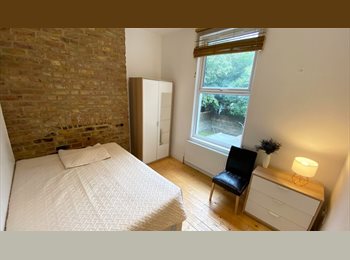 Roomgo UK -  ROOM with private garden available in 5 bed terraced house in Maida Vale - from 02/02 , Maida Hill - £1,030 pcm