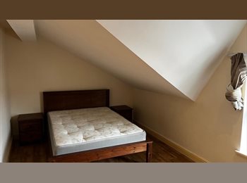 Roomgo UK - Moseley large room in friendly houseshare, Moseley - £600 pcm