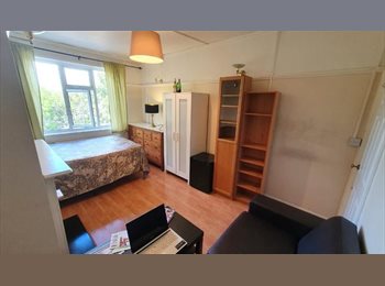 Roomgo UK - Double room to rent in West Finchley, Finchley - £900 pcm